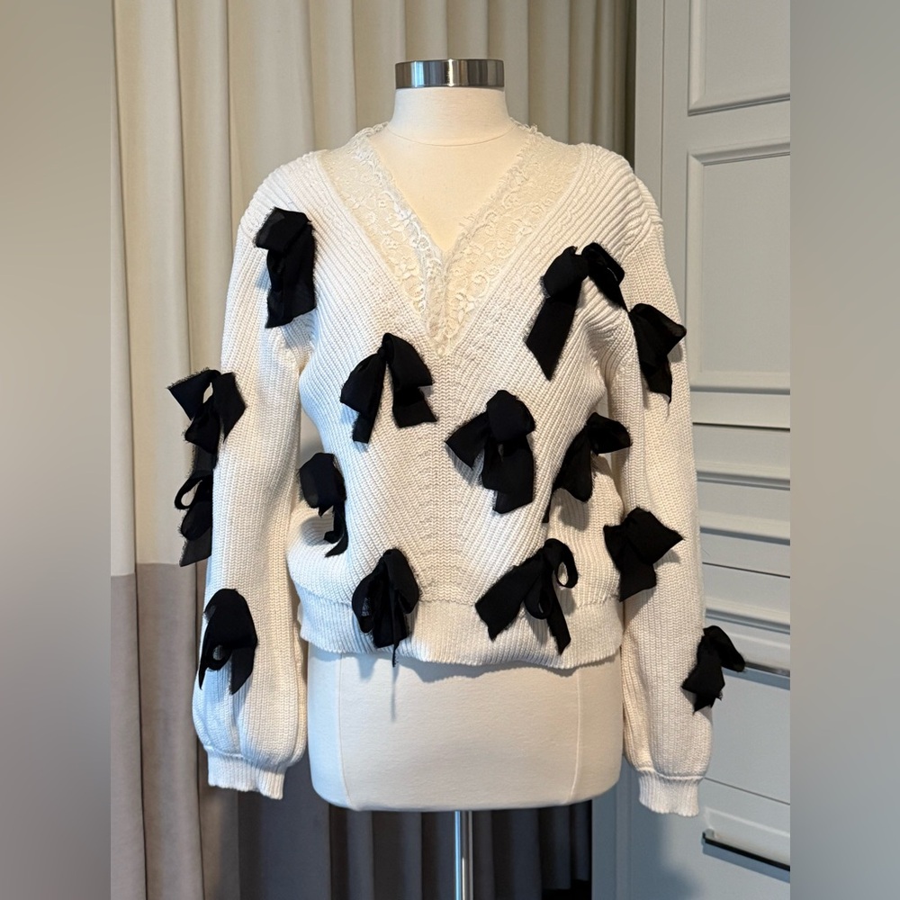 REWORKED 95% cotton sweater with bows